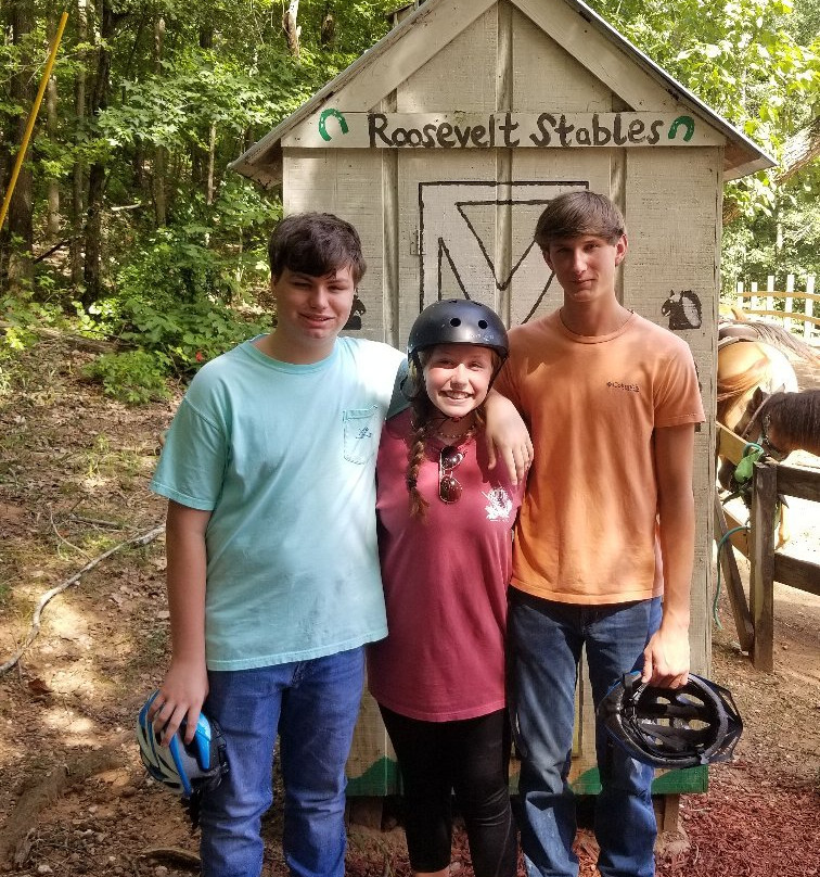Roosevelt Stables-Pine Mountain必去景点