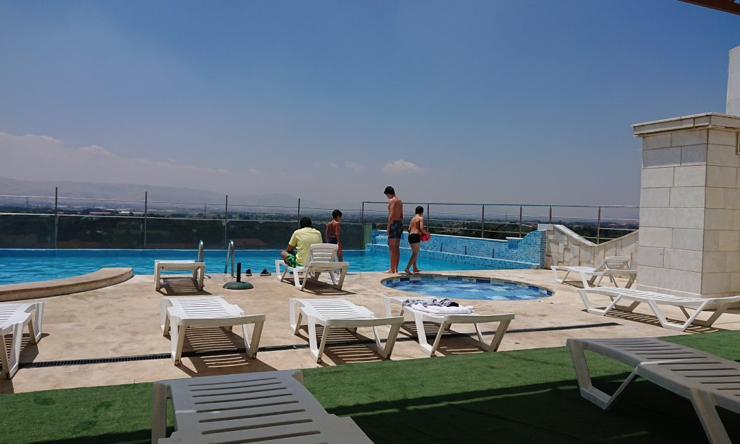 Delora Hotel and Suites主图