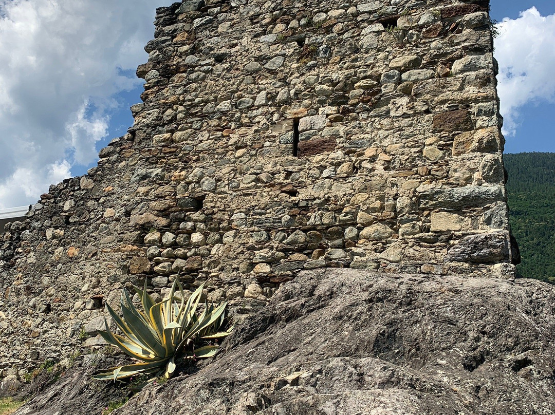 Castel Grumello-Montagna in Valtellina必去景点