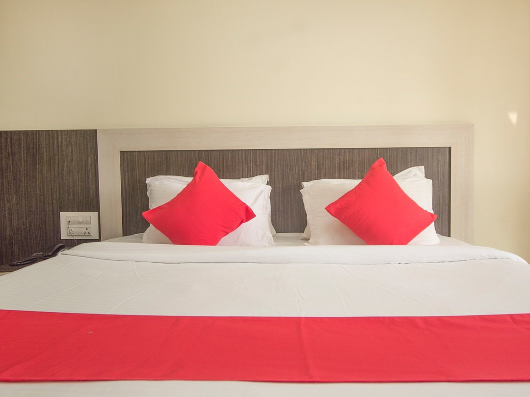 Hotel Debrani International主图