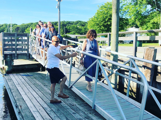 Too Happy Charters-亨廷顿必去景点