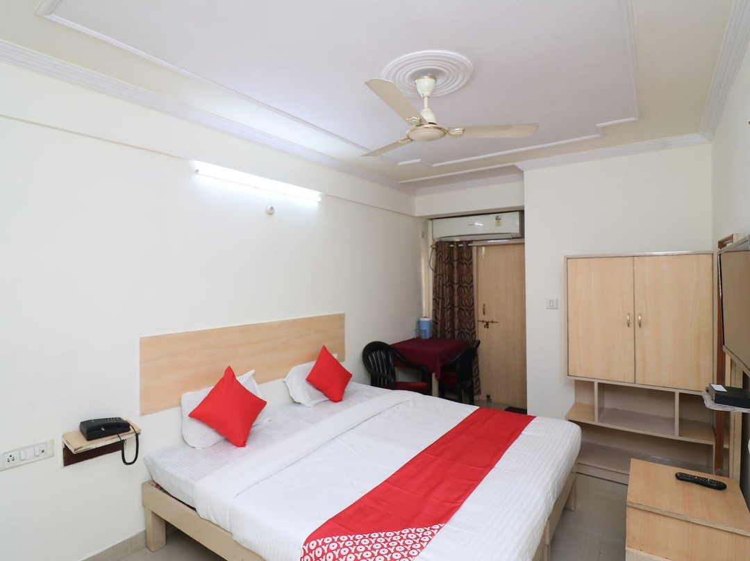 OYO 23694 Hotel Shikhar Palace主图