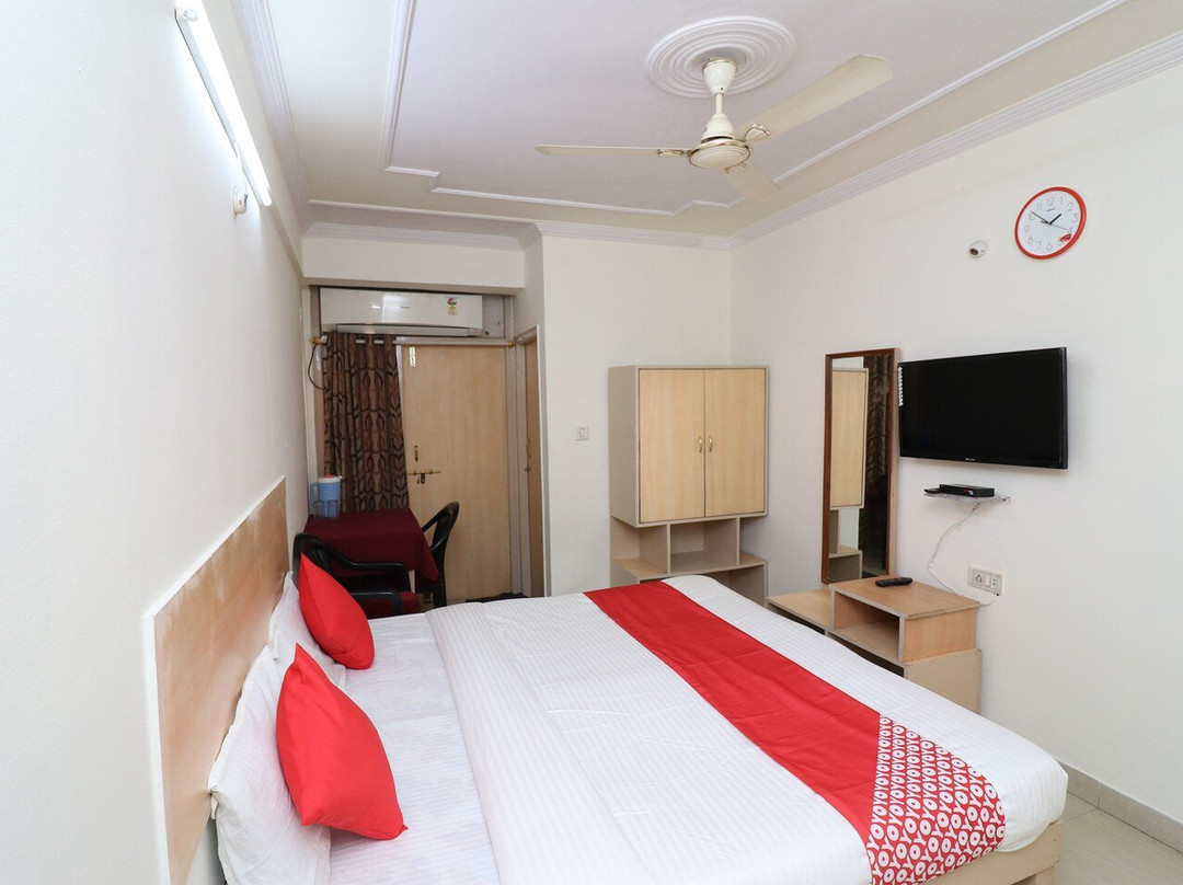 OYO 23694 Hotel Shikhar Palace主图