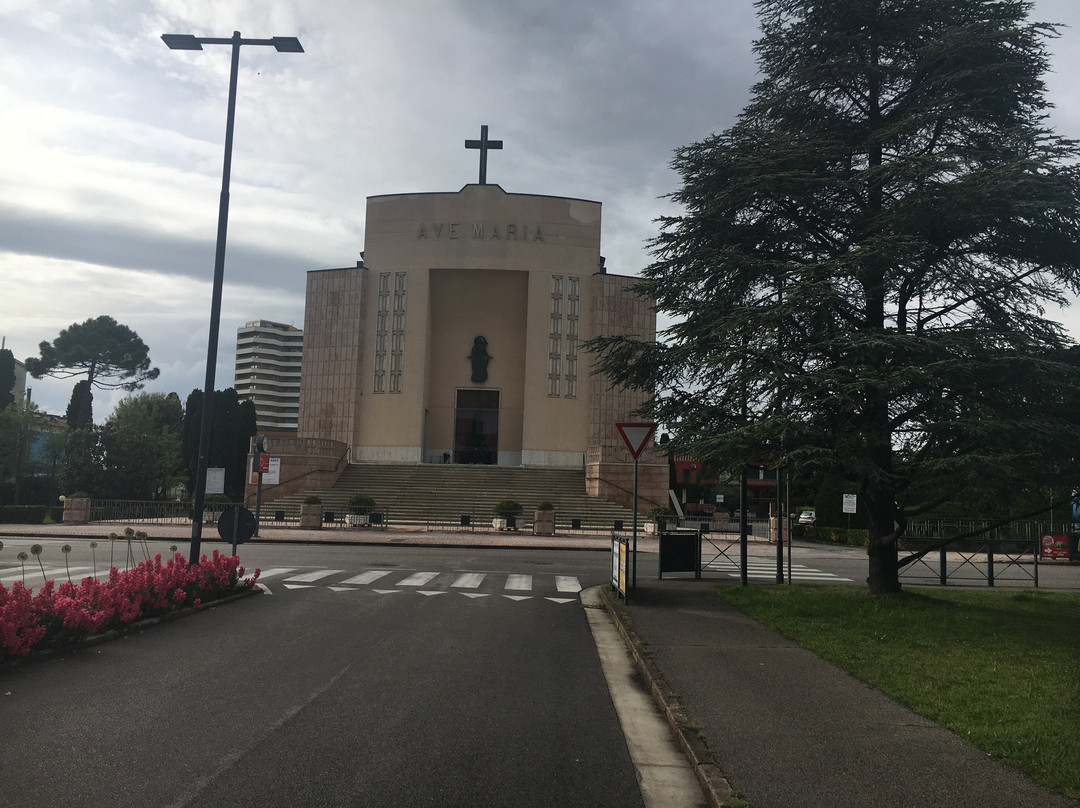 Chiesa di Santa Maria Ausiliatrice景点图片