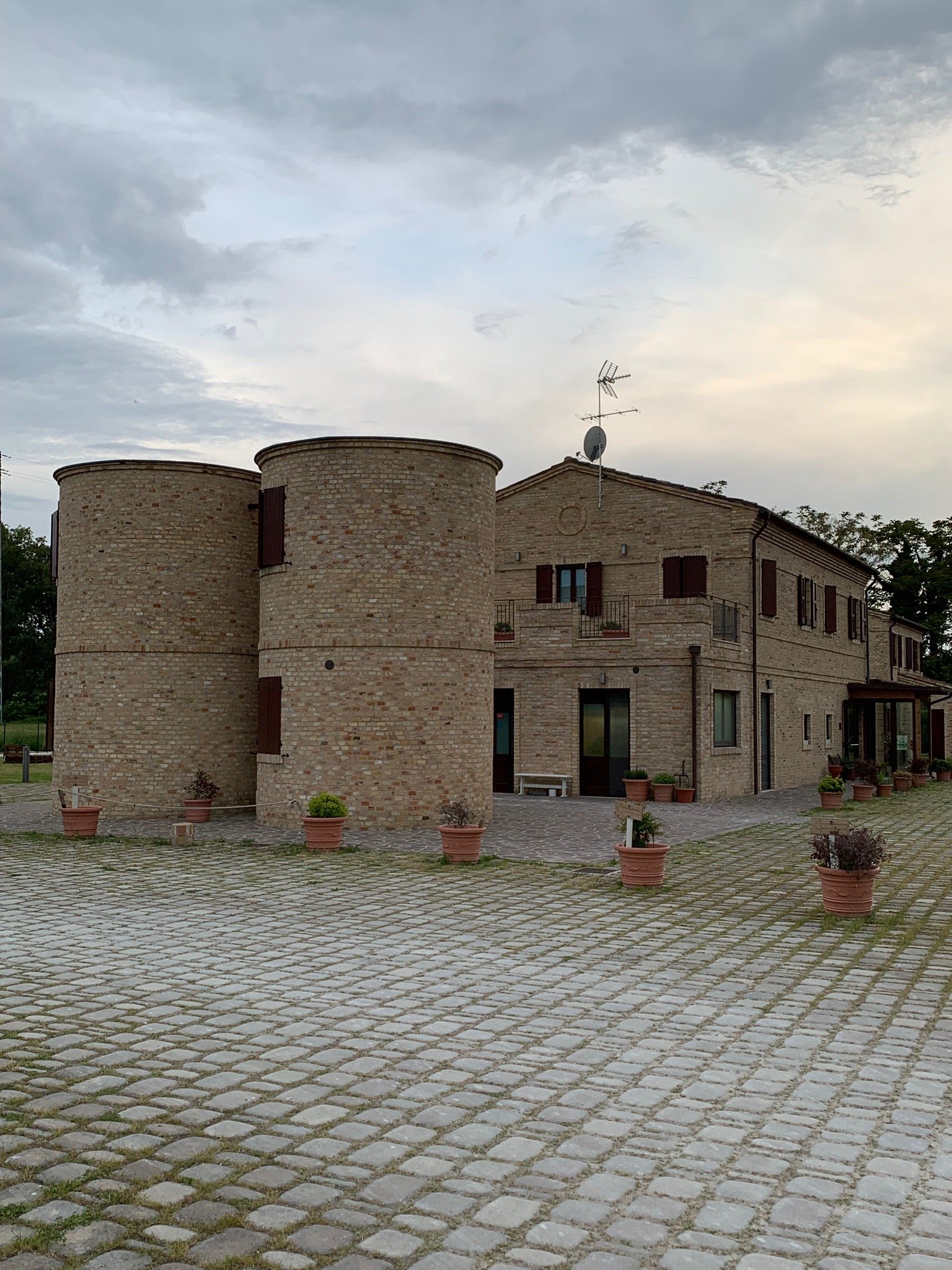 Moretti Village-官方