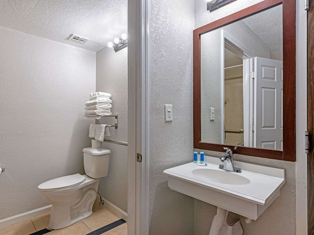 子午线套房酒店主图