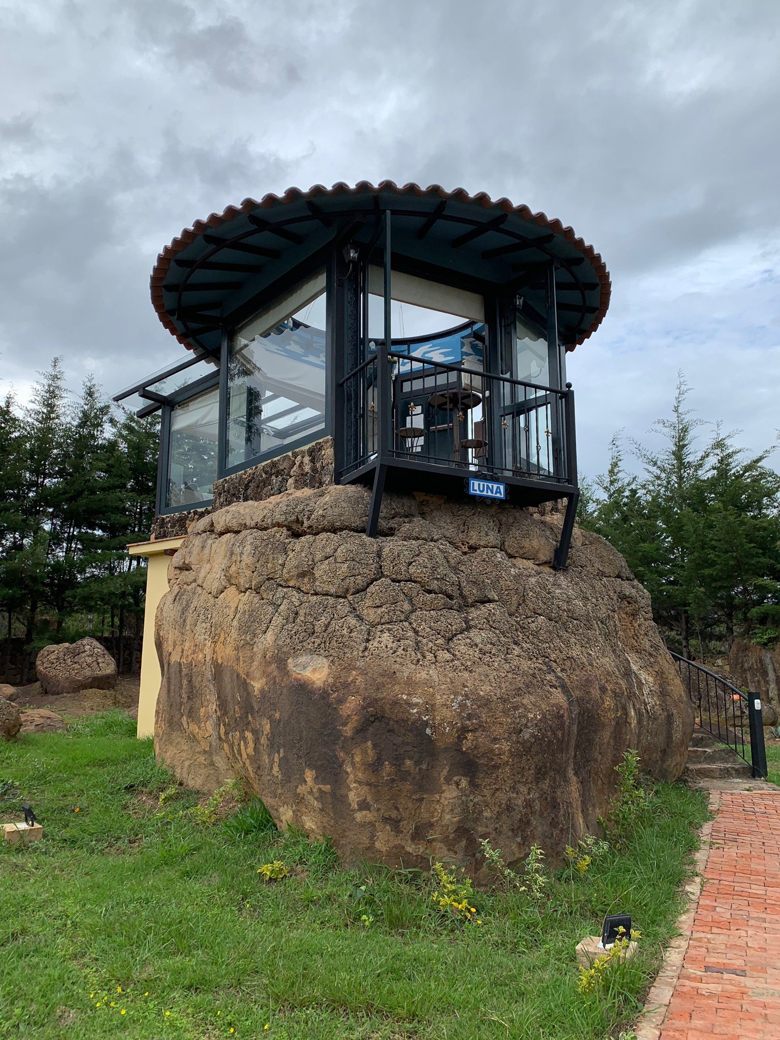 Realidad y Ensueno-官方