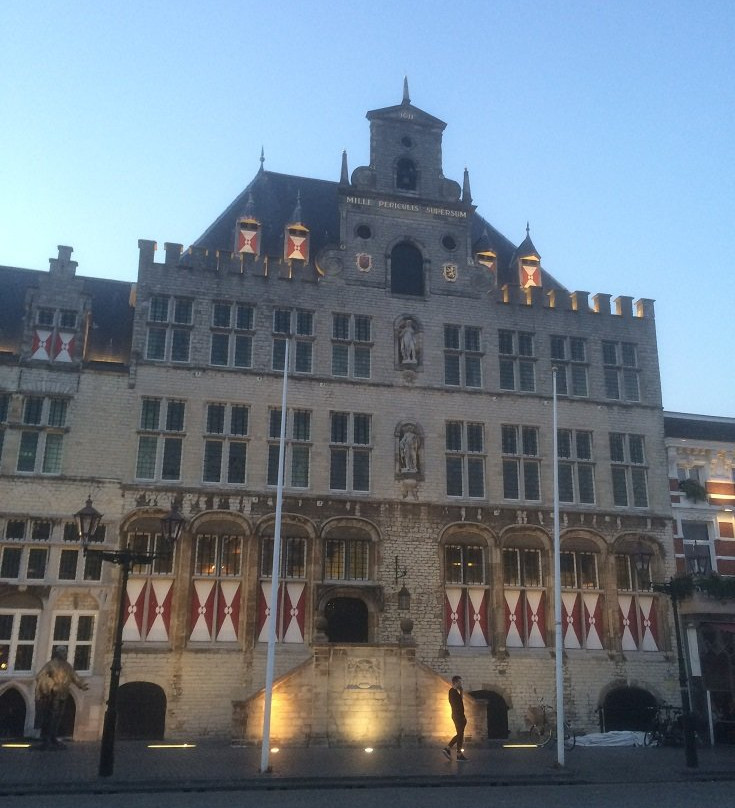 Grand Hotel De Draak主图