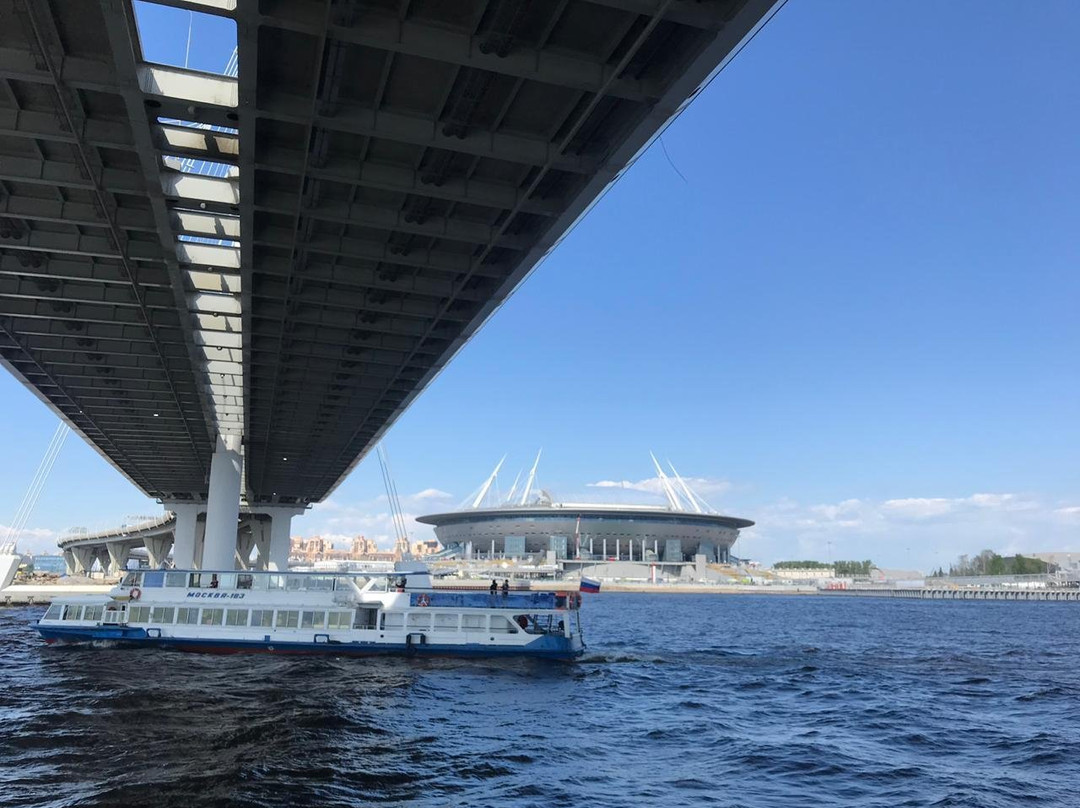 Medved Tours-圣彼得堡必去景点