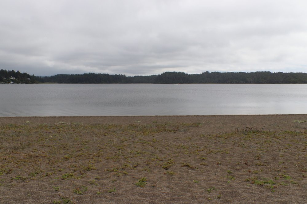 Floras Lake Beach-Langlois必去景点