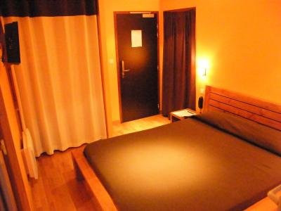 世界尽头酒店主图