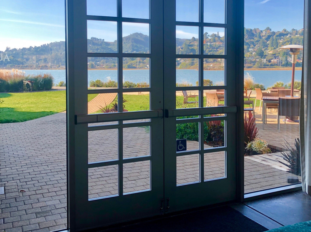 阿克瓦酒店主图