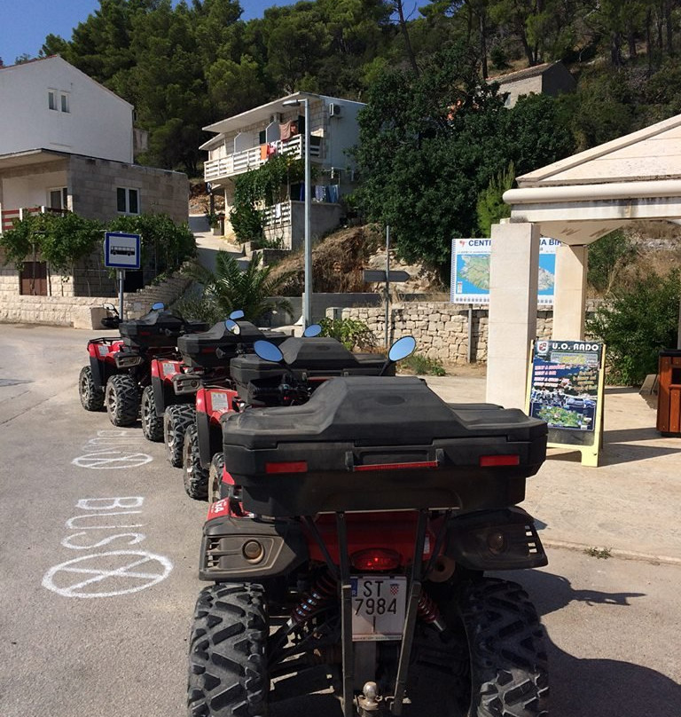 Rado Rent Sumartin-Sumartin必去景点