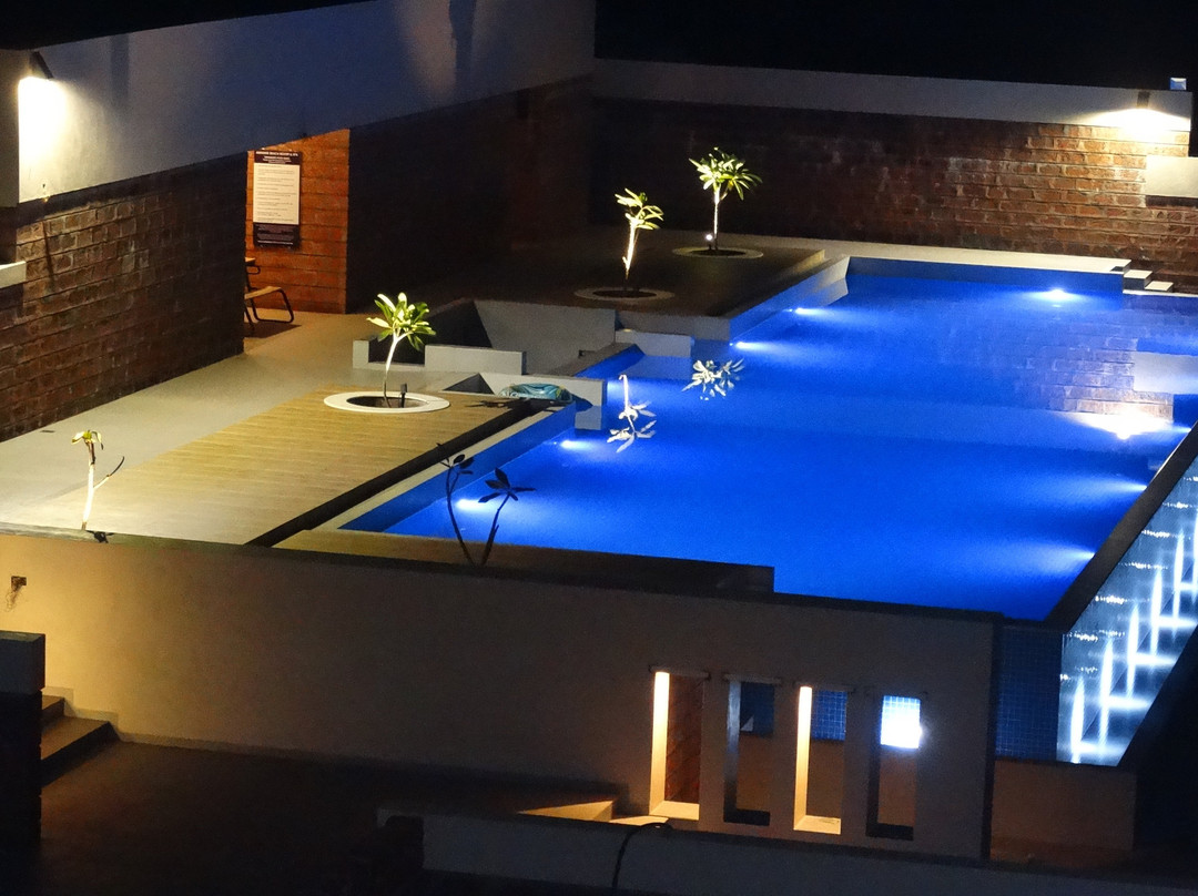 Westbay Resort and Spa主图