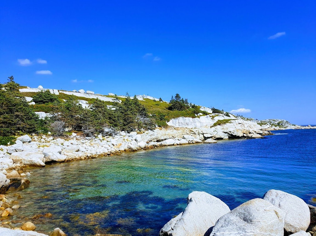 Polly's Cove Hiking Trail景点图片