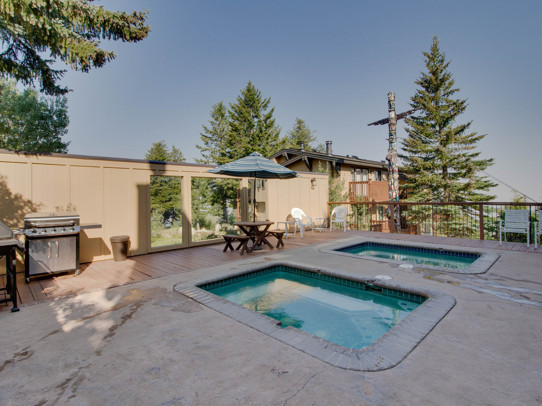 Pioneer Inn Condominiums主图