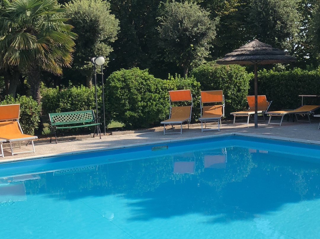 加尼娜酒店主图