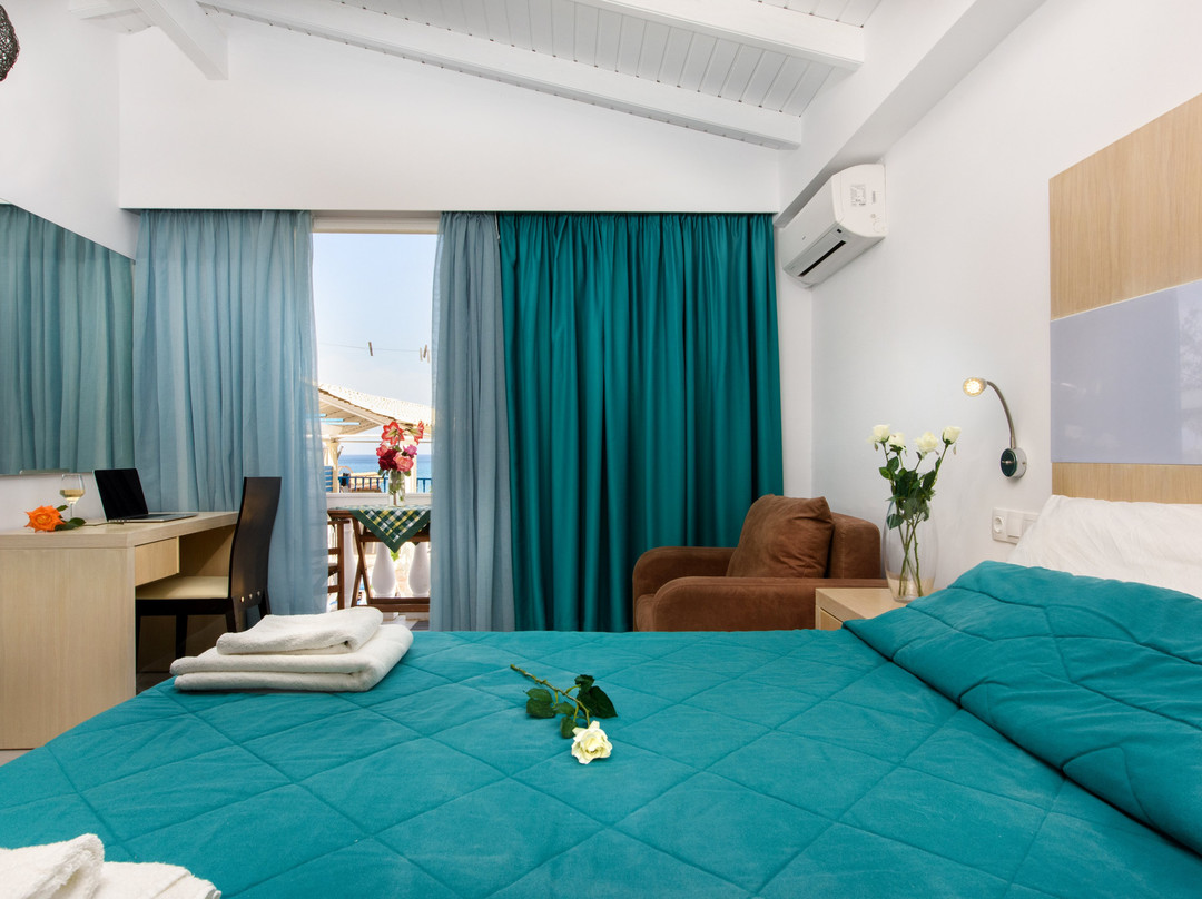 Romantic Palace Beach Apartments主图