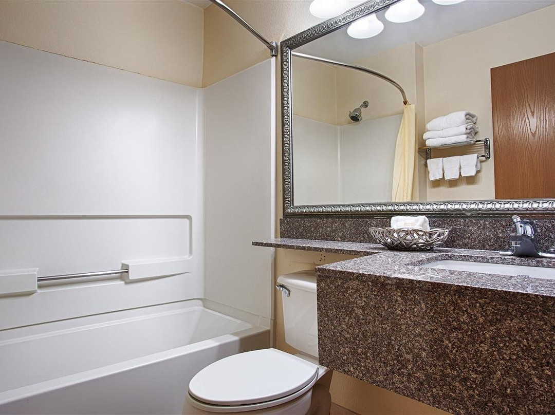 Best Western Roanoke Inn & Suites主图