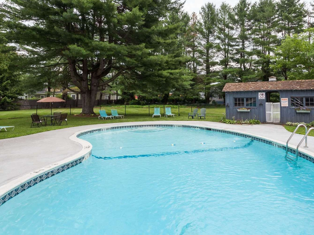 大巴林顿旅程住宿酒店主图