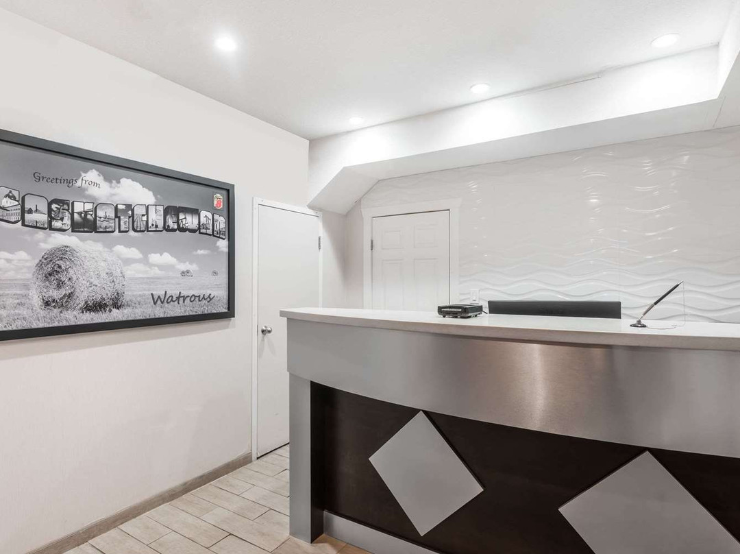 Super 8 by Wyndham Watrous主图