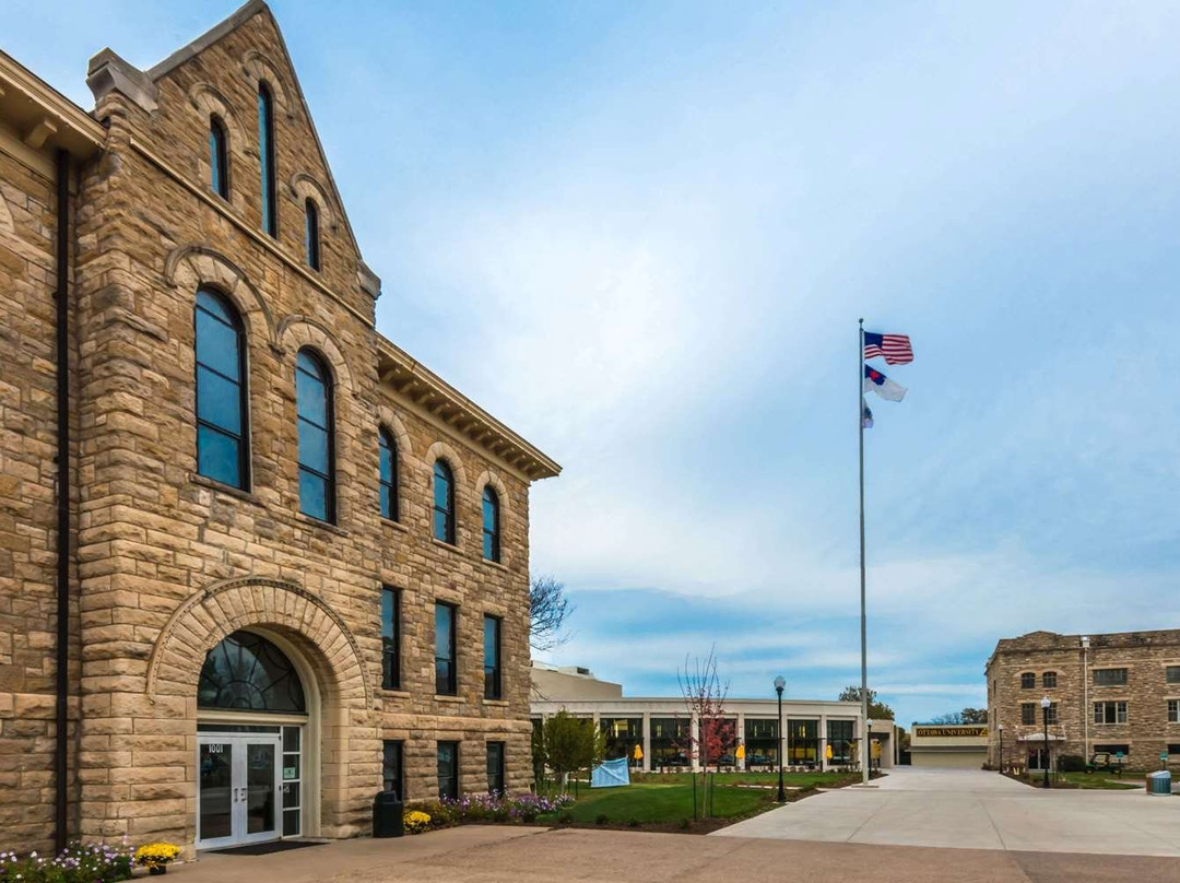 Super 8 by Wyndham Ottawa主图