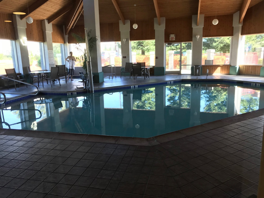 雷丁贝蒙特旅馆套房酒店主图