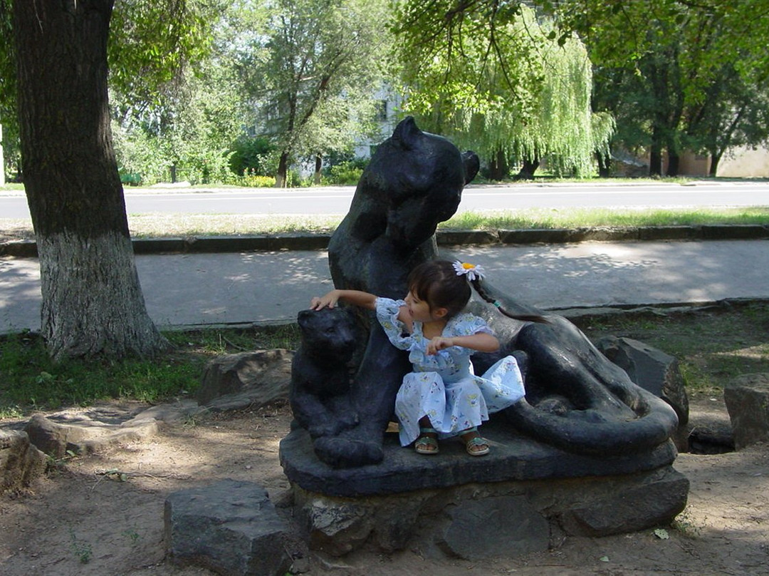 Monument to the Black Panther景点图片