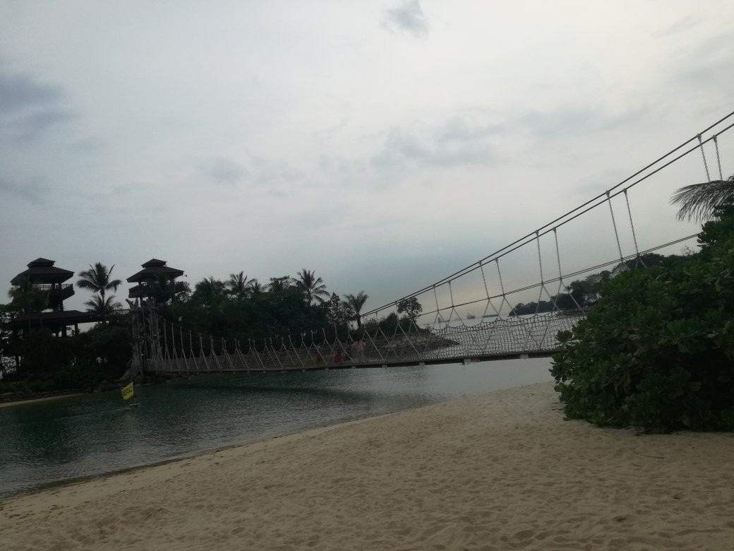 Floating Bridge at Siloso Beach景点图片