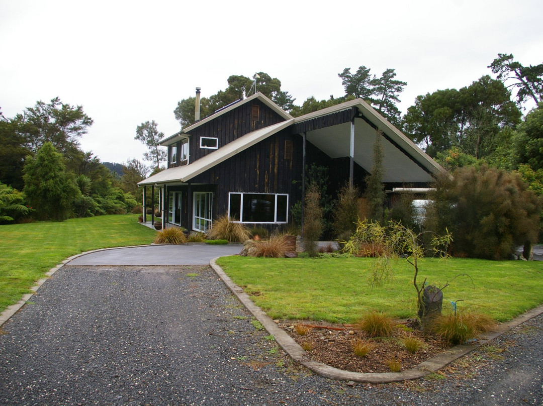 Gully Retreat Karapiro主图