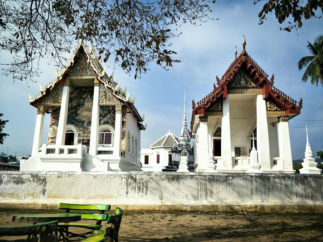 Wat Uposatharam (Wat Bot Manorom)景点图片