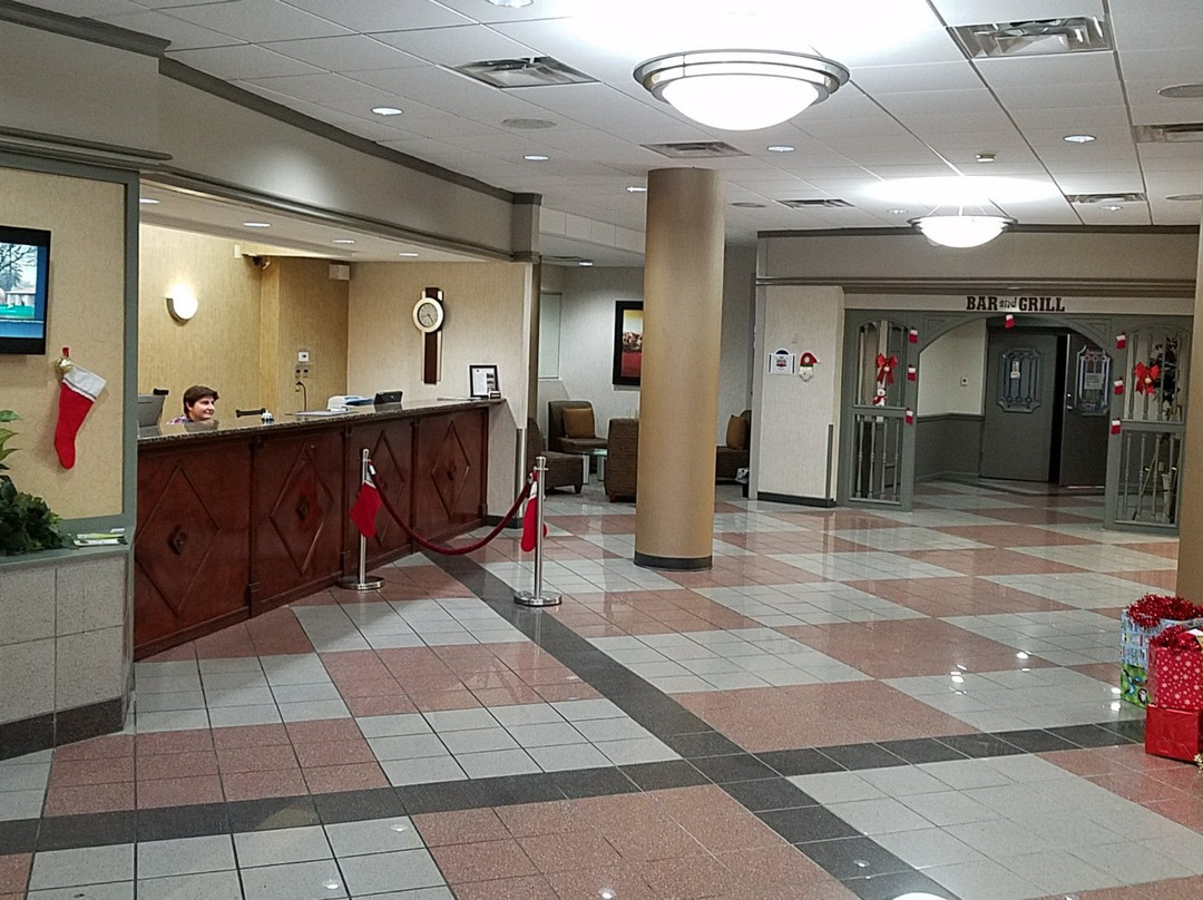 Ramada by Wyndham St. Louis Airport and Conference Center主图