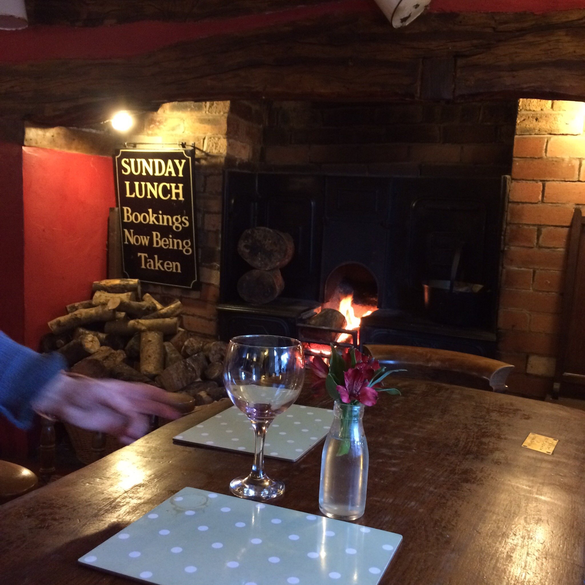 The Plough Country Inn-官方