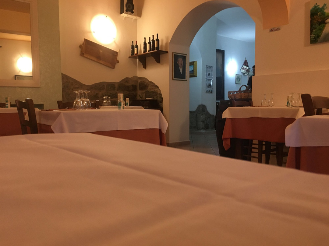Villagrande Strisaili酒店住宿-Hotel Ristorante La Strega