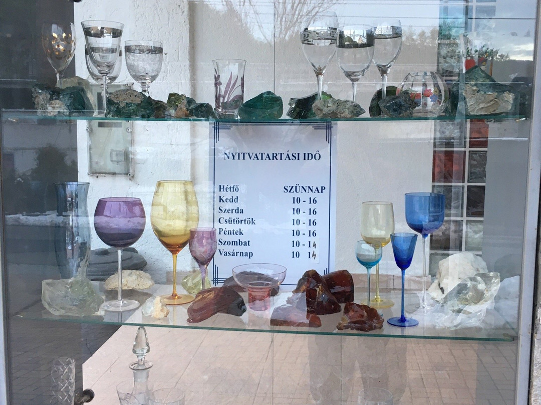 Crystal Gallery and Exhibition景点图片