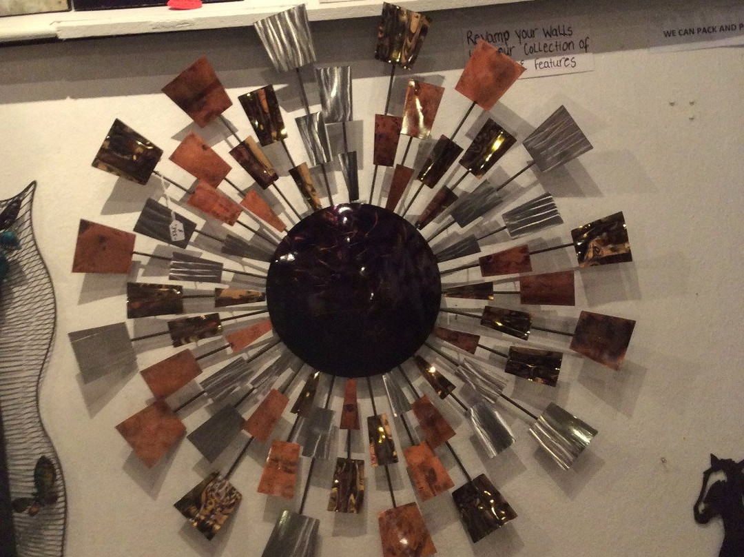 Tasmanian Copper & Metal Art Gallery-Carrick必去景点