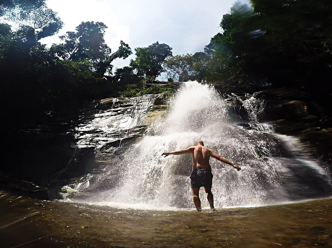 Tat Mok Waterfall景点图片