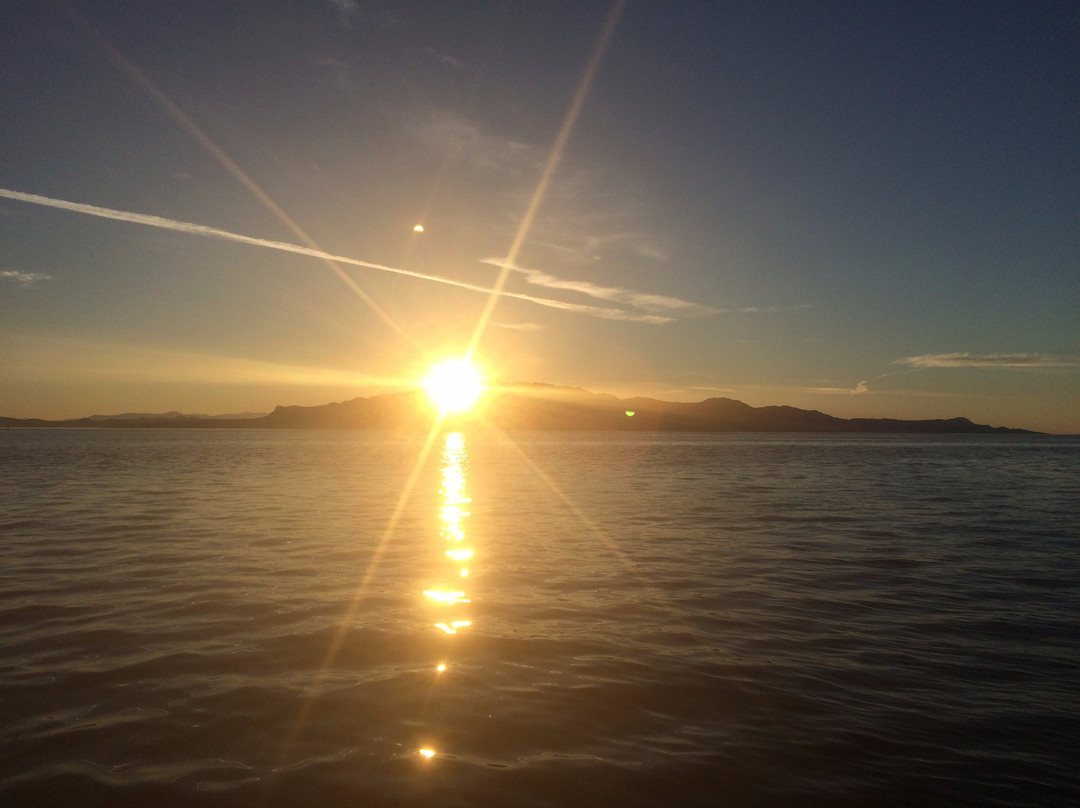 Secret Cove Sail Tours-Halfmoon Bay必去景点