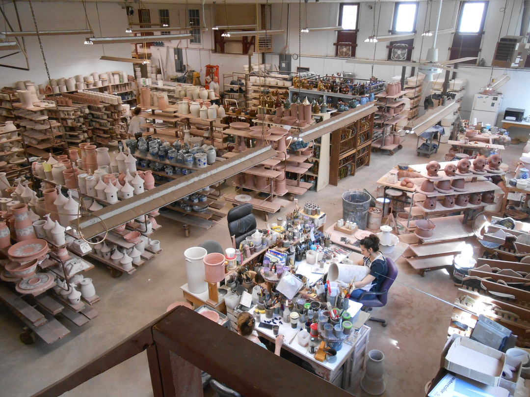 Eldreth Pottery Factory Showroom and Tour景点图片