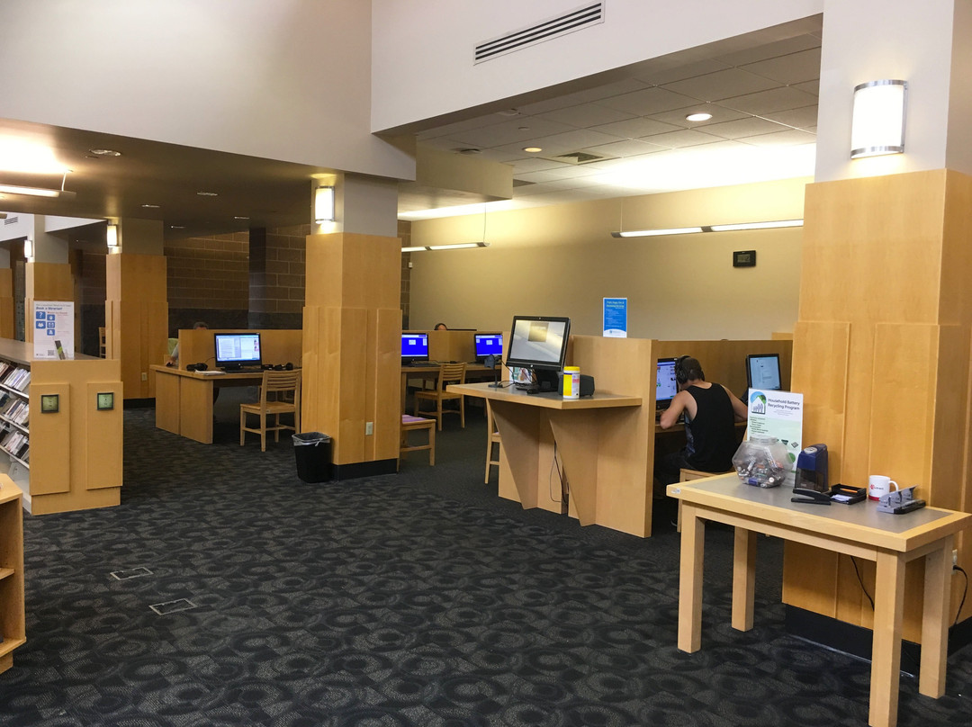 Farr Regional Library-格里利必去景点