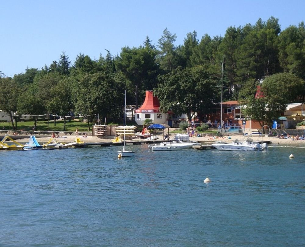 Sports Center Lotosi-波雷奇必去景点