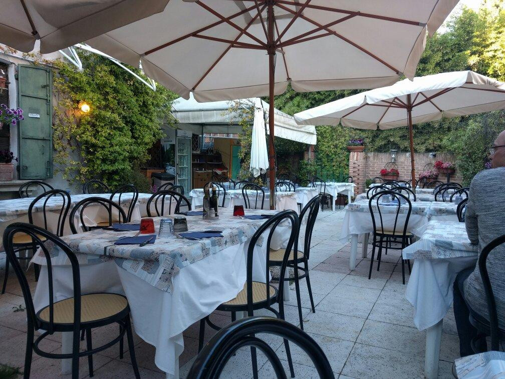 Isola San Giorgio Maggiore餐馆和美食-Ristorante Pizzeria ai Tre Scaini