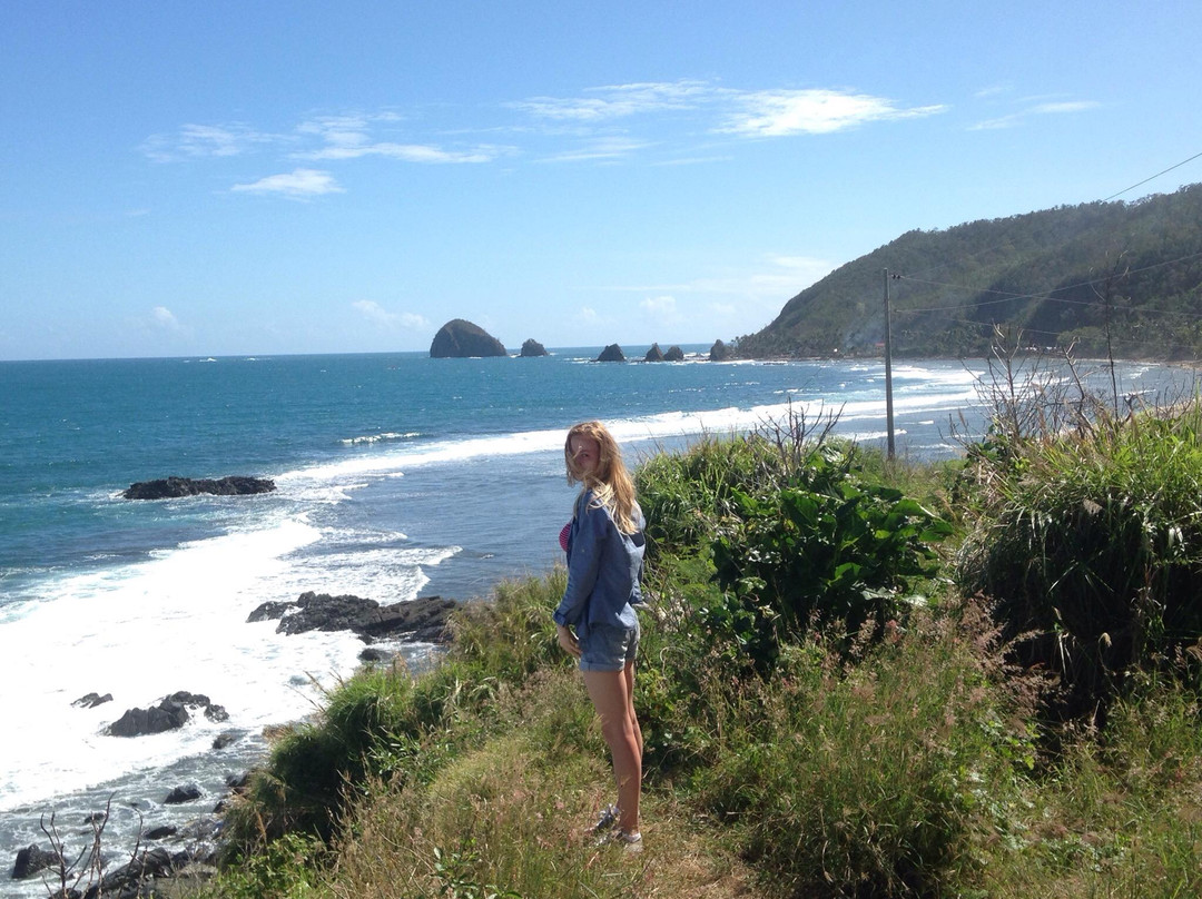 Cemento Beach景点图片
