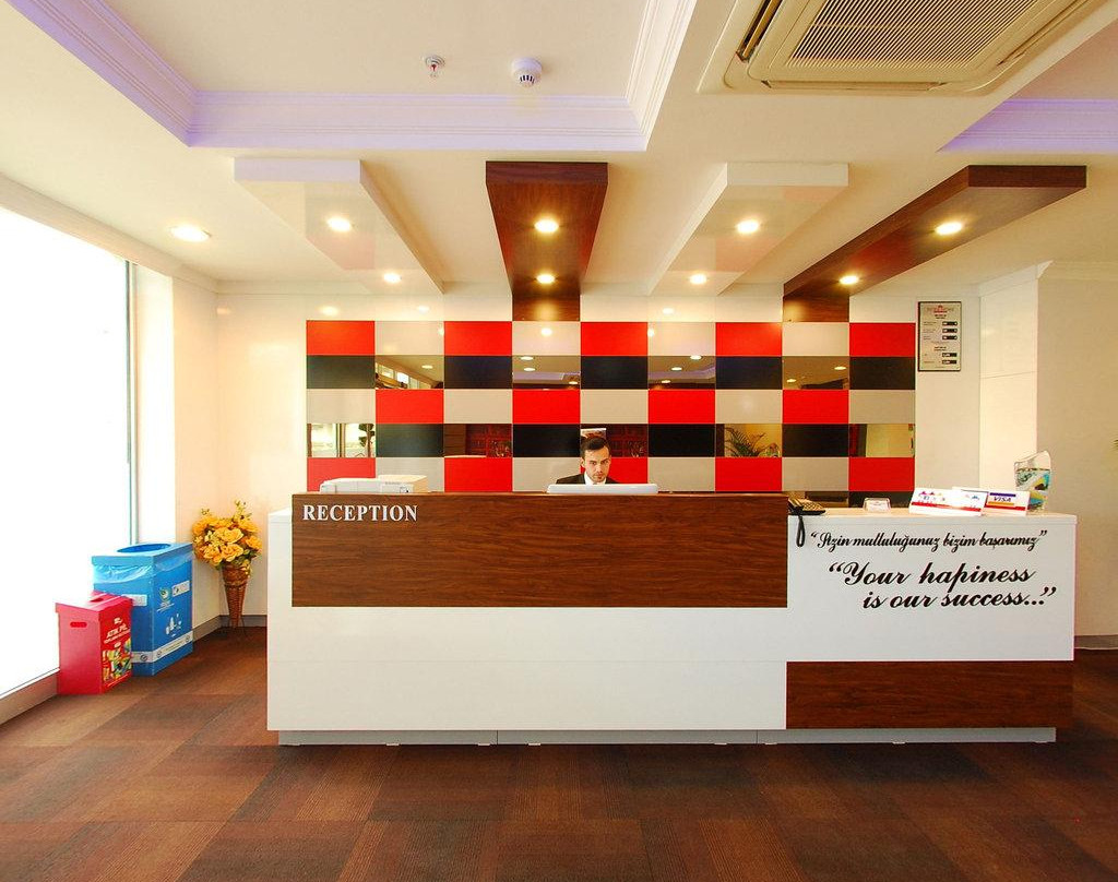 Work & Home Hotel Suites主图