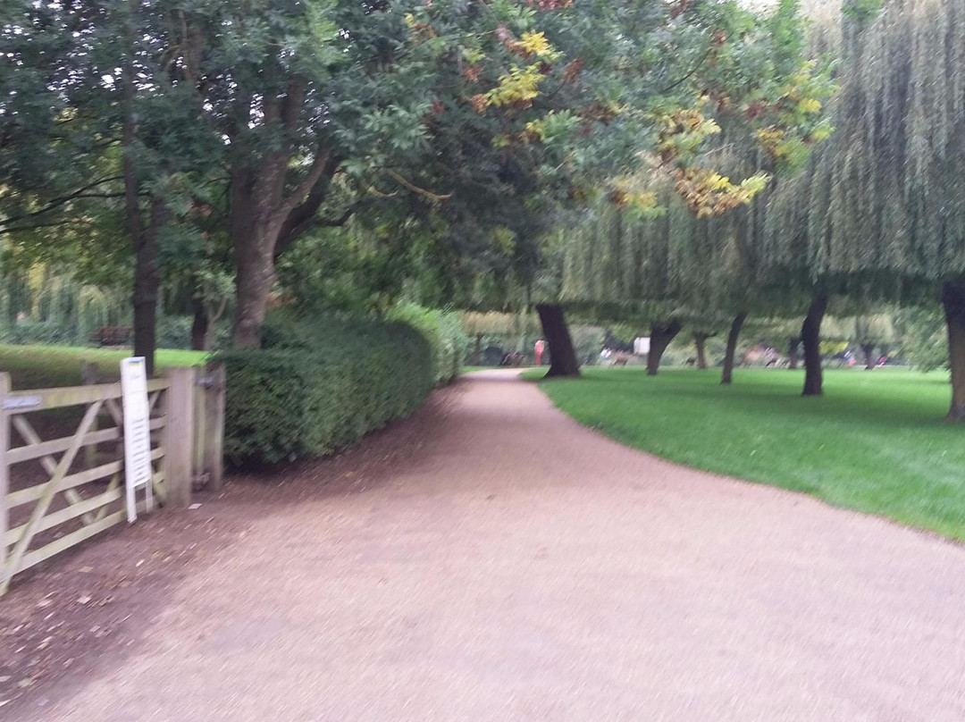 Avon Bank Gardens-埃文河畔斯特拉特福必去景点