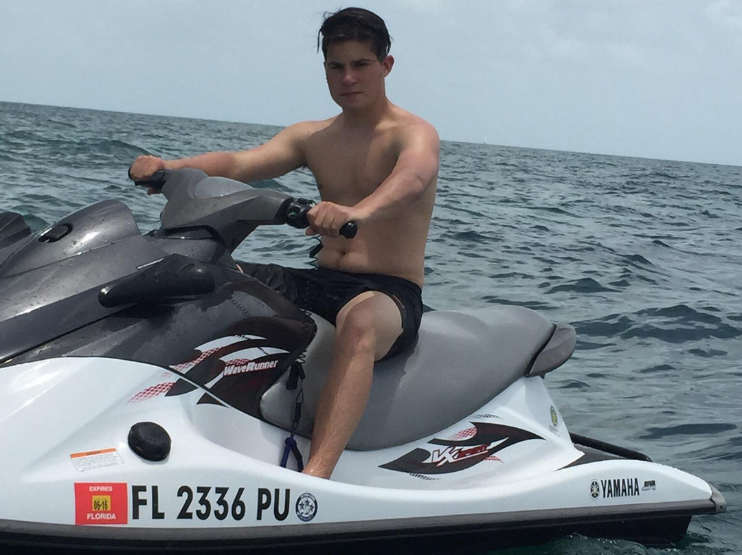 Robbie's Waverunners-伊斯拉摩拉达必去景点