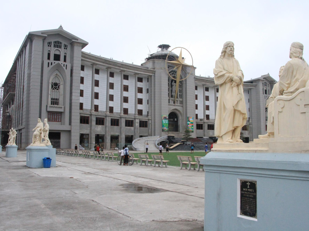 Sacred Heart of Jesus Cathedral景点图片