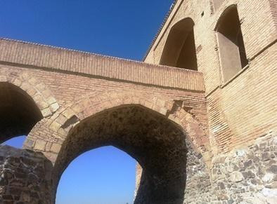 Shahrestan Bridge景点图片