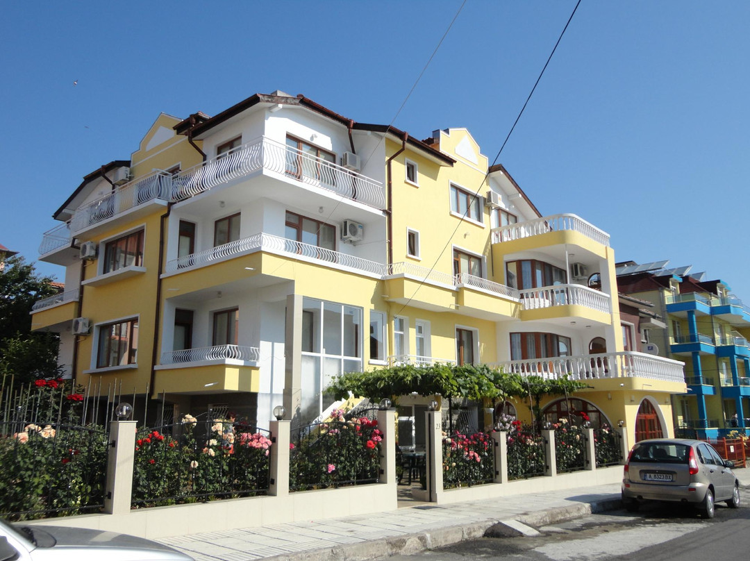 Family Hotel Green Home