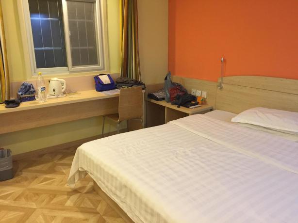 7天杭州西湖湖滨店-客卧